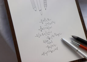 볼펜으로 시작하는 캘리그라피